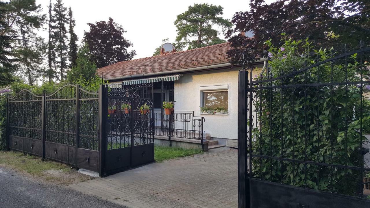 Rose Apartman Balatonlelle Extérieur photo